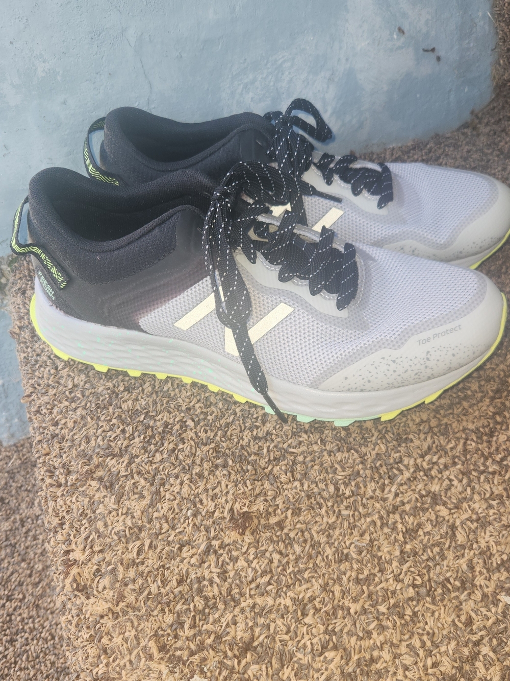 New Balance Arishi Running Shoes Gray & Neon Yellow Women 9.5 MINIMAL WEAR